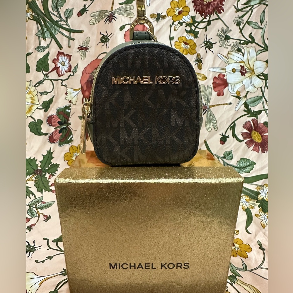 Michael Kors XS Jet Set Travel Mini Bag Keychain with Signature Monogram - Picture 2 of 6